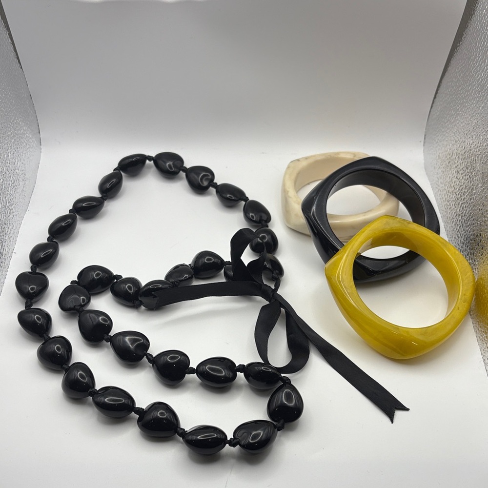 Hawaiian Black Beaded Necklace and Bangle Set
